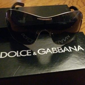 Dolce & Gabbana (D&G) oversized sunglasses